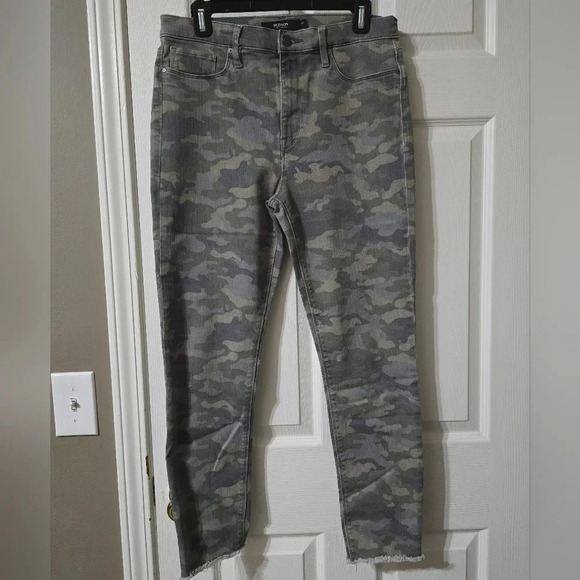 Hudson Barbara Super Skinny High Rise Camo Print Jeans w/Stretch, Raw Hem, EUC! - Picture 2 of 14